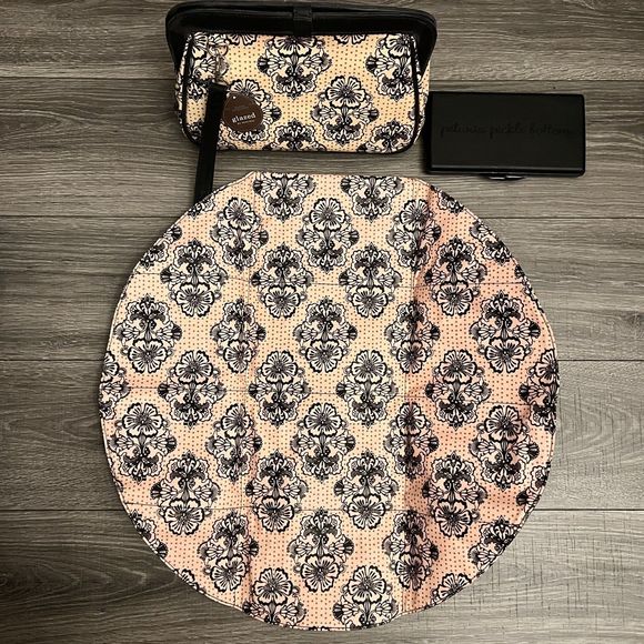 Petunia Pickle Bottom Baby Diaper Bag Pink Parisian Pansy Cross Town Clutch - Picture 14 of 16